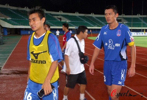 亚特兰大2比1逆转切尔西，德凯特拉雷制胜（德凯特拉雷绝杀，亚特兰大2-1逆转切尔西）