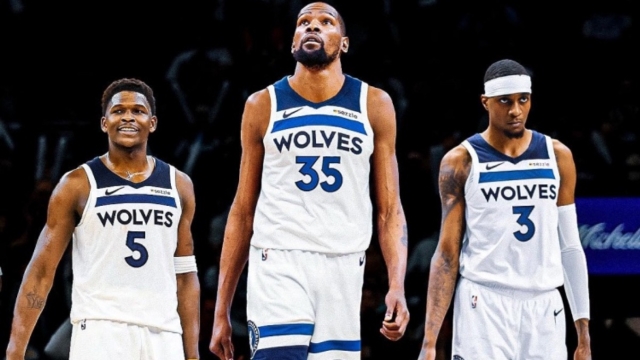 库明加10中1！科尔：每个球员都会有起有落，赢球是最重要的（库明加手感低迷仅10投1中，科尔：状态有起伏，赢球最关键）