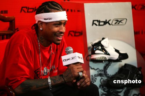 记者：今年是浙江队的过渡赛季，明年球队将重新组建（记者：浙江队本赛季处于过渡期，明年将完成重建）