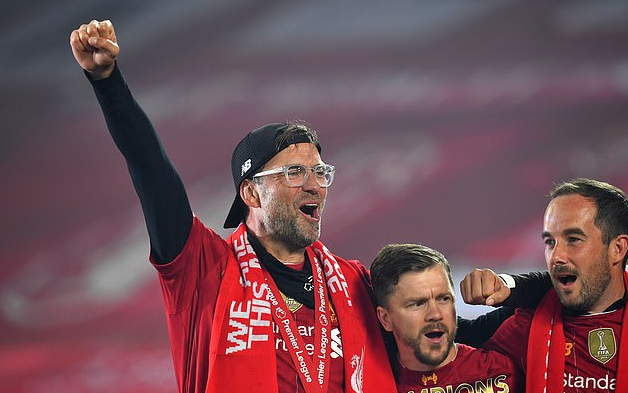 篮球篮网球员赛前热身状态良好