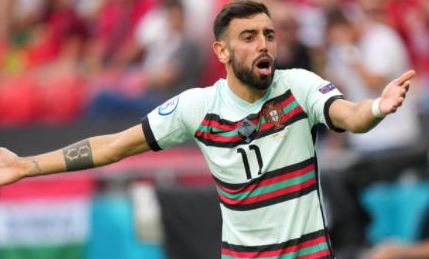 由于薪资微薄，意大利新闻工作者宣布在11月28日罢工（意大利记者因薪酬偏低将于11月28日罢工）