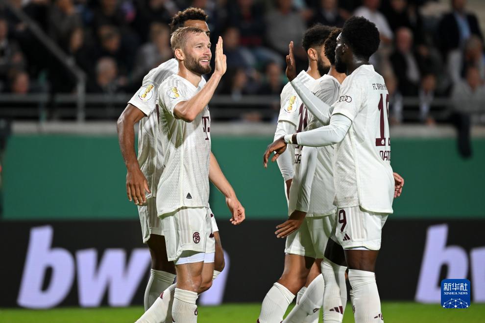 有惊无险，小麦和孔蒂所乘飞机警告灯误报导致飞机迫降（虚惊一场：小麦与孔蒂所乘航班因警告灯误报紧急降落）