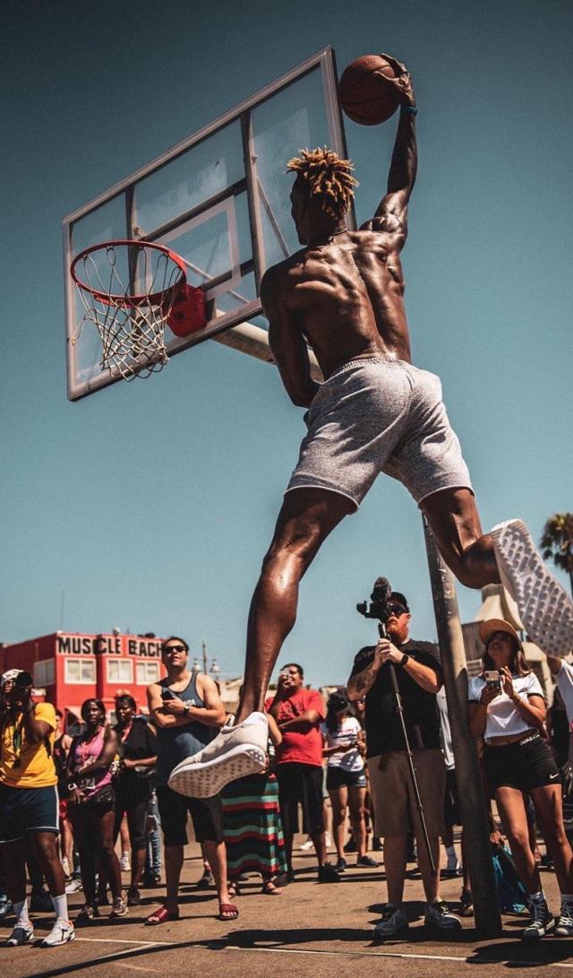 弗罗因德：对诺伊尔的未来我们并不着急；拜仁确实联系过安东尼（弗罗因德：诺伊尔的未来不急定论，拜仁已与安东尼取得联系）