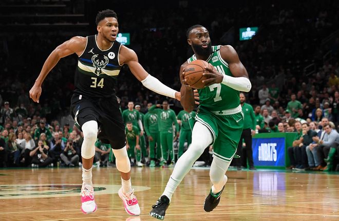 篮球湖人全队配合默契提升（湖人全队配合日益默契）