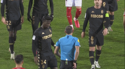 维蒂尼亚：很想再次穿上波尔图球衣，巨龙球场就像我的家（维蒂尼亚：盼再披波尔图战袍，巨龙球场永远是我的家）