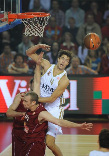 CBA杯：里勒26分罚球绝杀！北控1分险胜NBL两冠王 廖三宁缺席（CBA杯：里勒26分读秒罚球定胜，北控1分险过NBL双冠王，廖三宁缺阵）