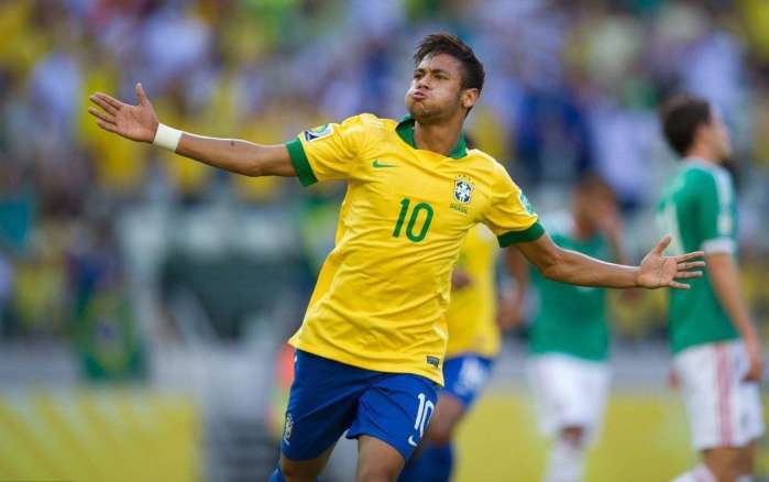 76人队记：庄神右膝扭伤，本场比赛不会回归（76人记者：庄神右膝扭伤，本场不再出战）