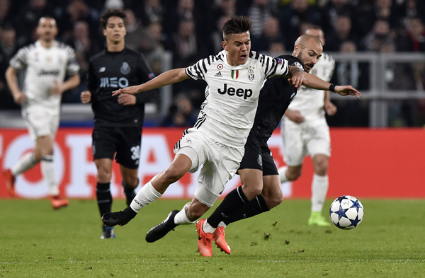 中超赛季刚落幕，武汉三镇却遭遇重磅打击，明年保级形势堪忧（中超谢幕之时，武汉三镇遭重创，来季保级前景不容乐观）